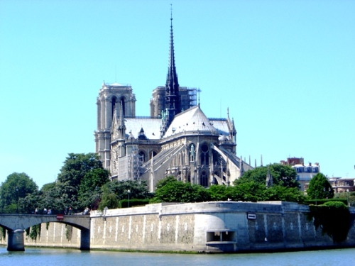 Notre_Dame_Paris_from_east