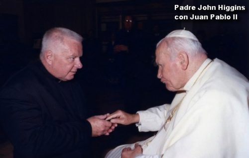 Padre John Higgins con Juan Pablo II