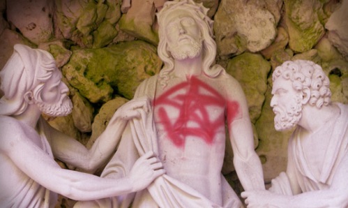 satanismo contra la iglesia
