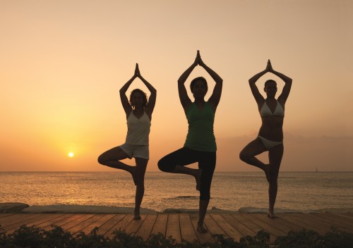 tres mujeres yoga