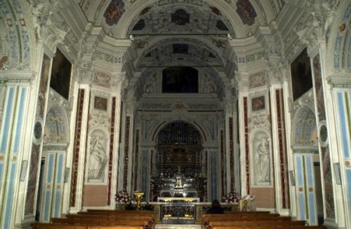 interior iglesia stezzano