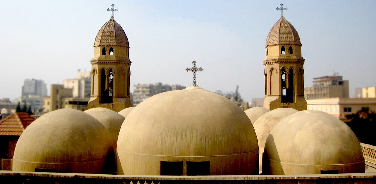Nuestra Señora de Assiut, Apariciones que Vieron Miles por Días, Egipto (17 ago)