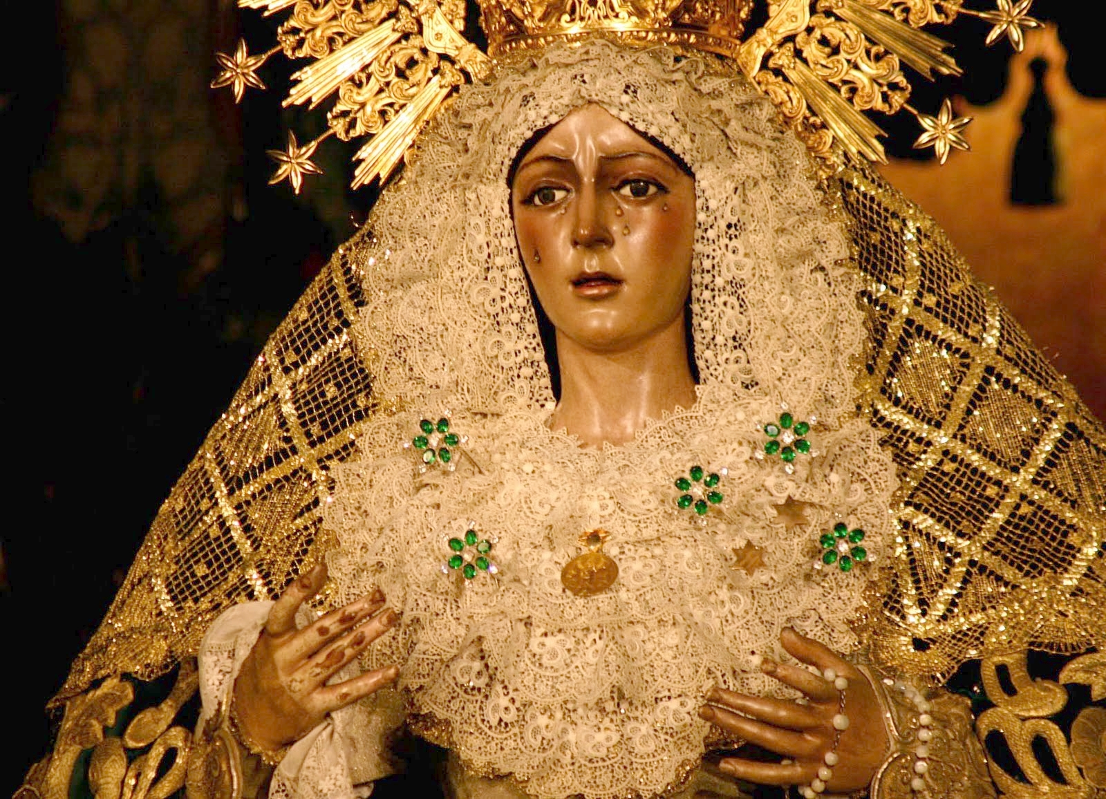 Nuestra Señora Esperanza Macarena, la Mayor Advocación Sevillana, España (18 dic)