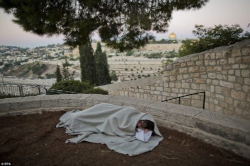 el chico jesus durmiendo en israel