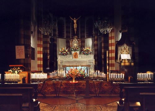 interior iglesia de piumazzo