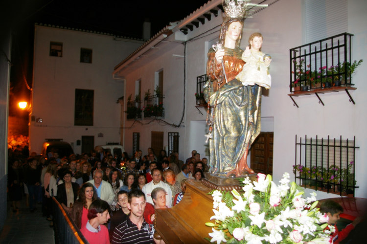 Nuestra Señora del Rosario de Restábal, un Pequeño Pueblo Español, España (27 dic)