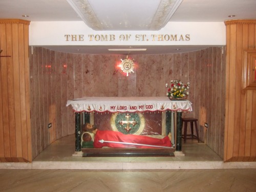 tumba de santo tomas