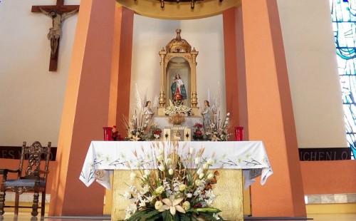 Altar del Santuario Virgen de la Esperanza en Jacona (Israel López Ruiz)