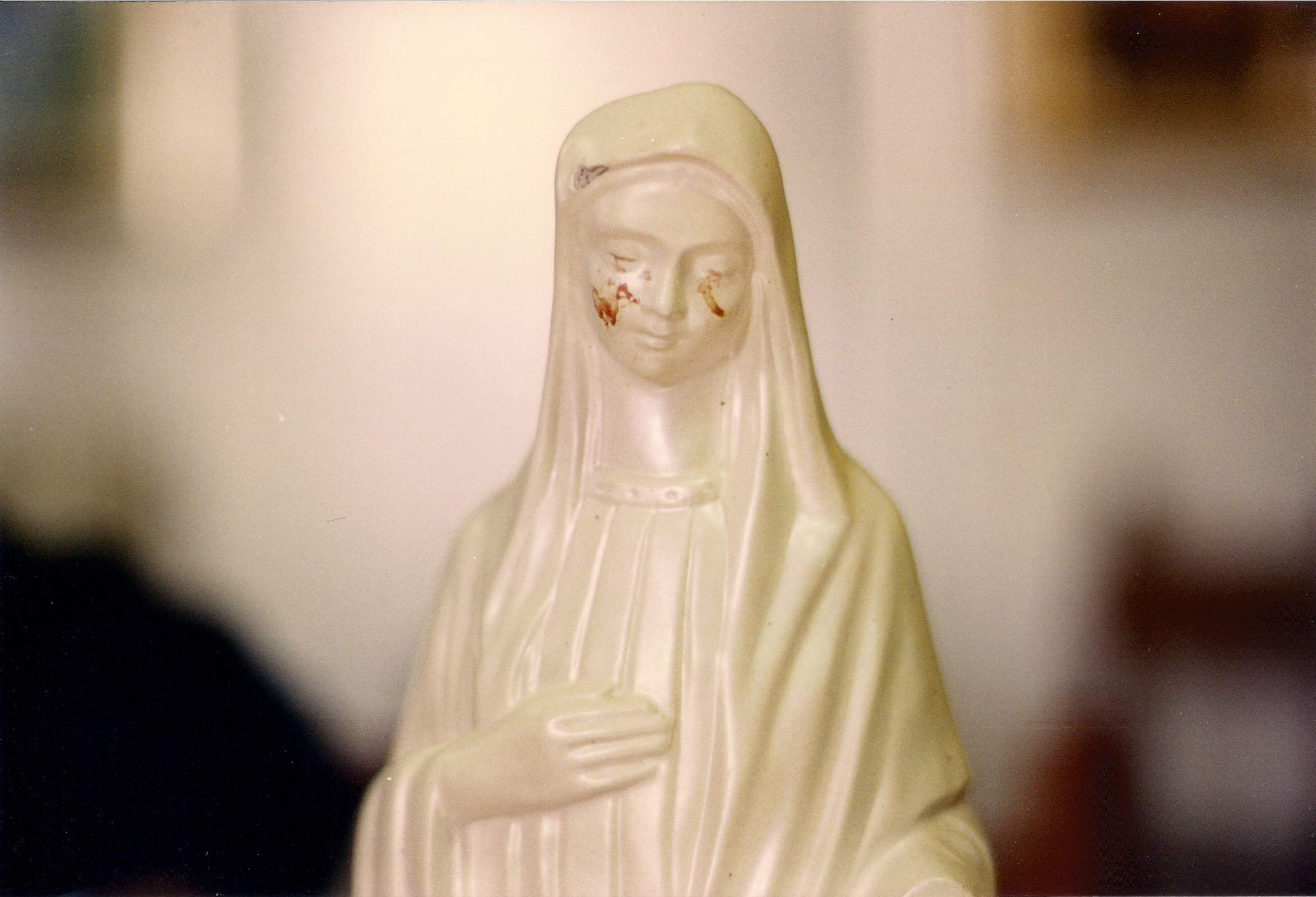 Virgen de la Paz de Civitavecchia, lloró en manos del Obispo que la quería destruir, Italia (2 feb)