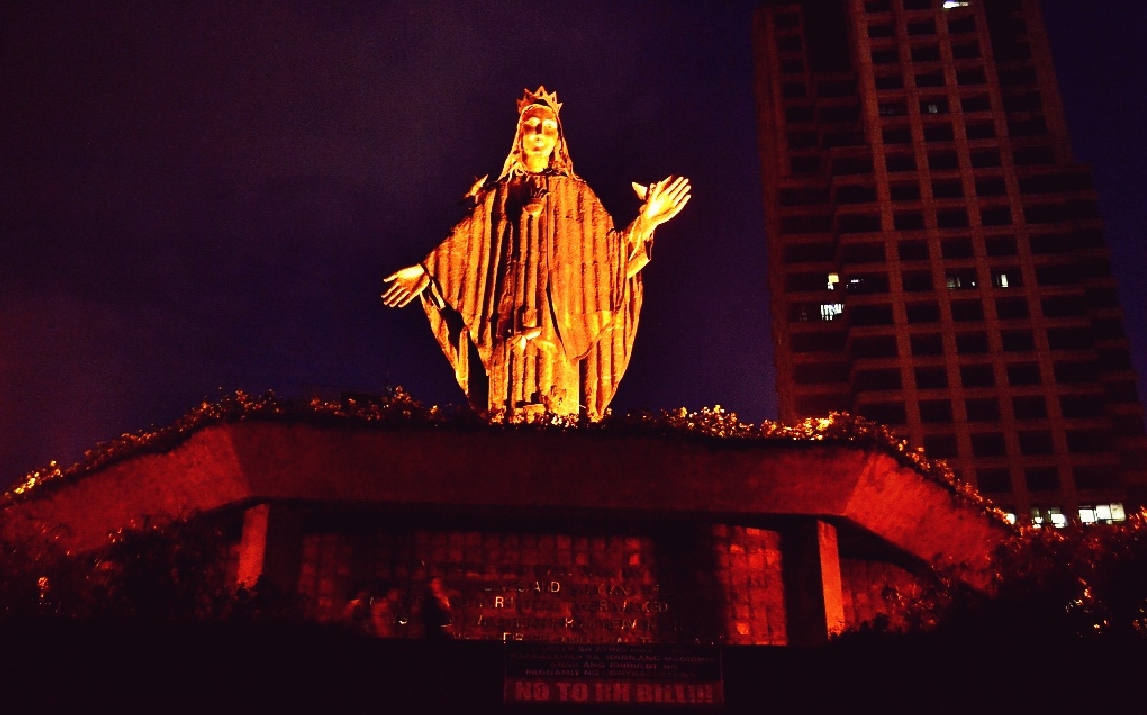 María Reina de la Paz, Quezon City, Protegió Insurrección Pacífica, Filipinas (25 feb)