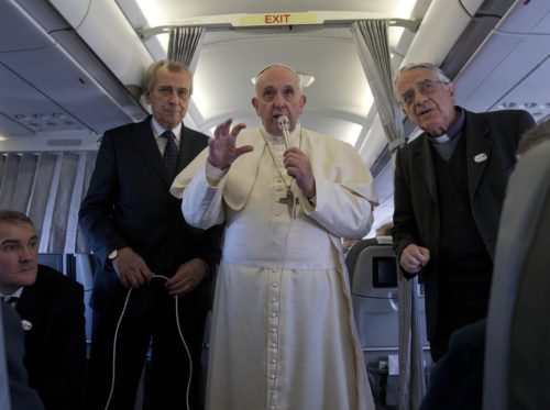 Rueda de Prensa  del Papa Franciso en el Avio