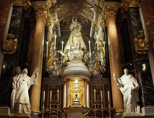 altar de la virgen de los desamparados de valencia fondo