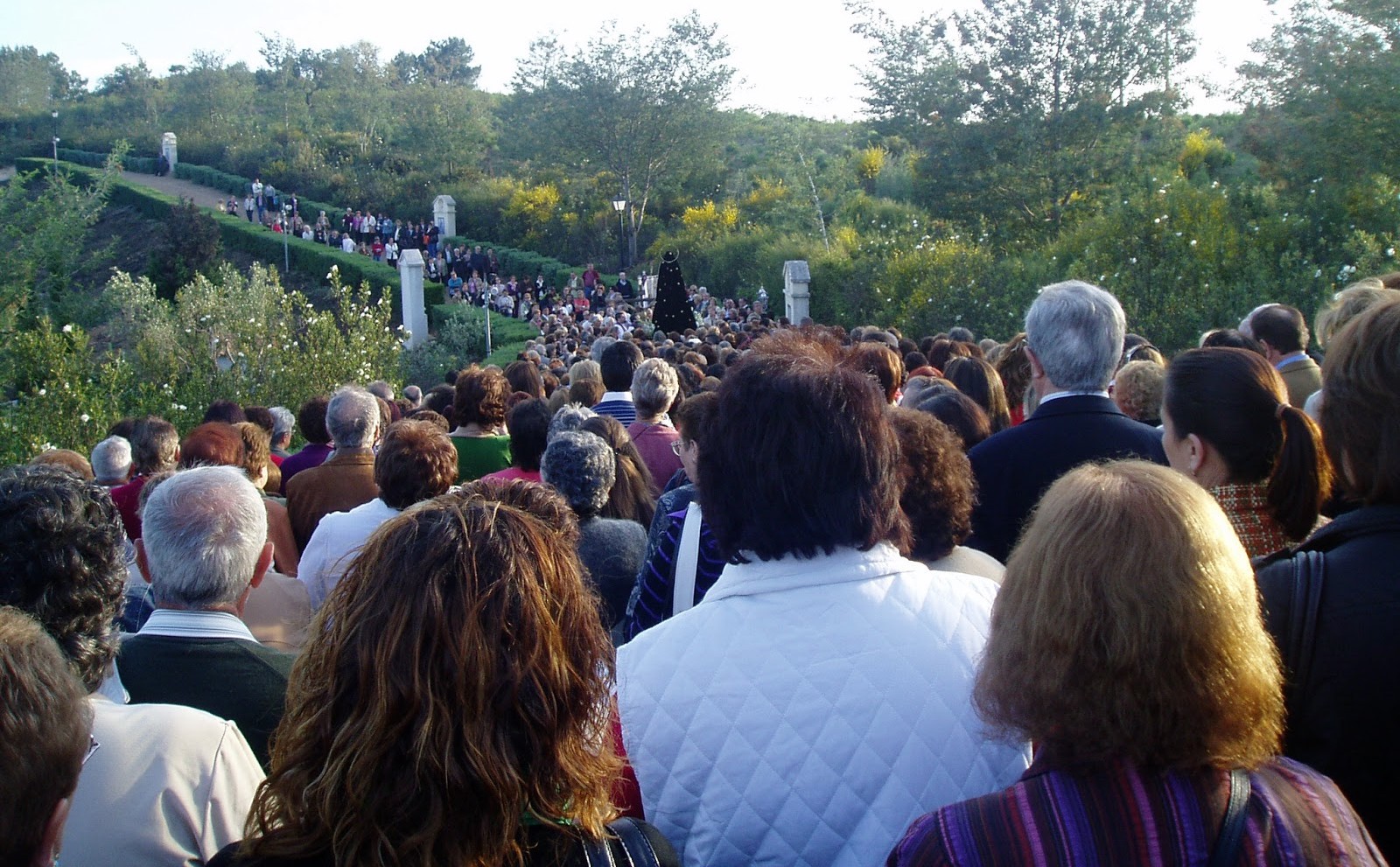 Virgen Dolorosa de la Codosera, 2 Apariciones en el mismo momento, España (27 may)