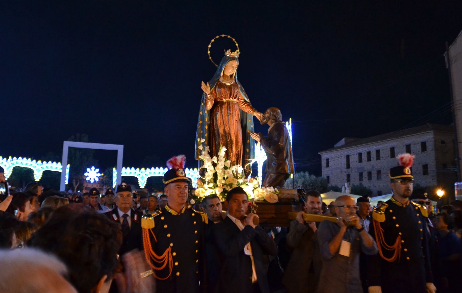 Virgen de los Milagros de Casalbordino se Aparece para Advertir, Italia (11 jun)