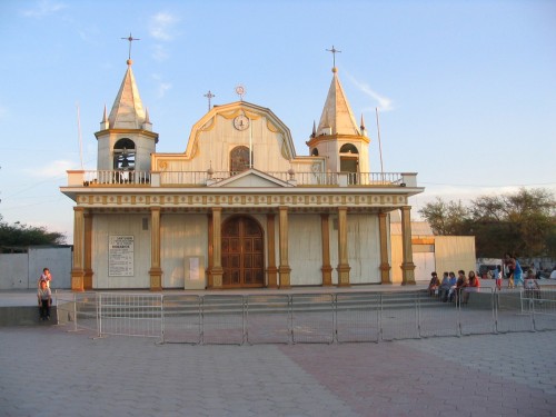 Iglesia_de_la_Tirana fondo