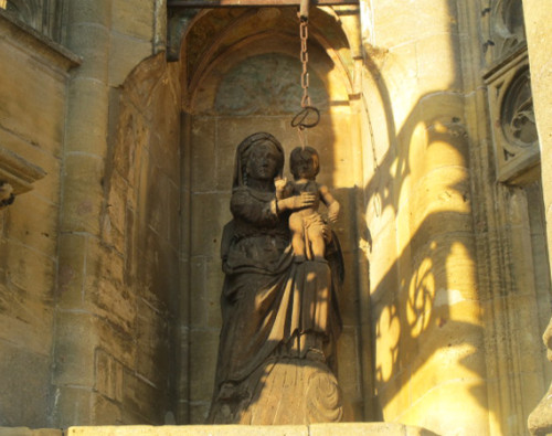 avioth estatua externa