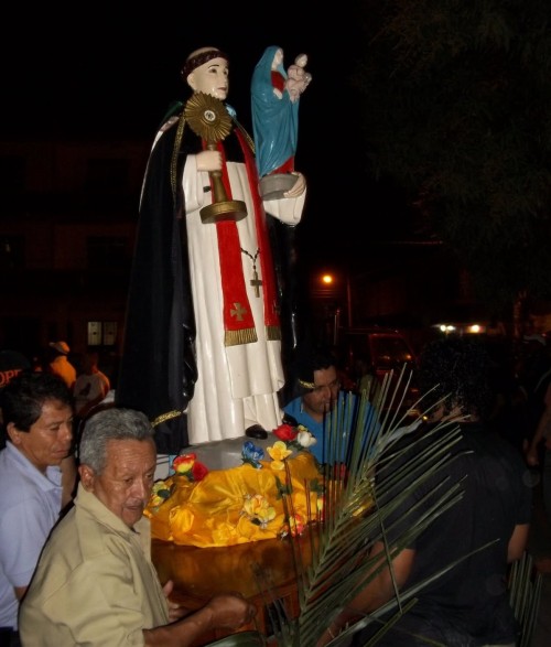 procesion con imagen de san jacinto