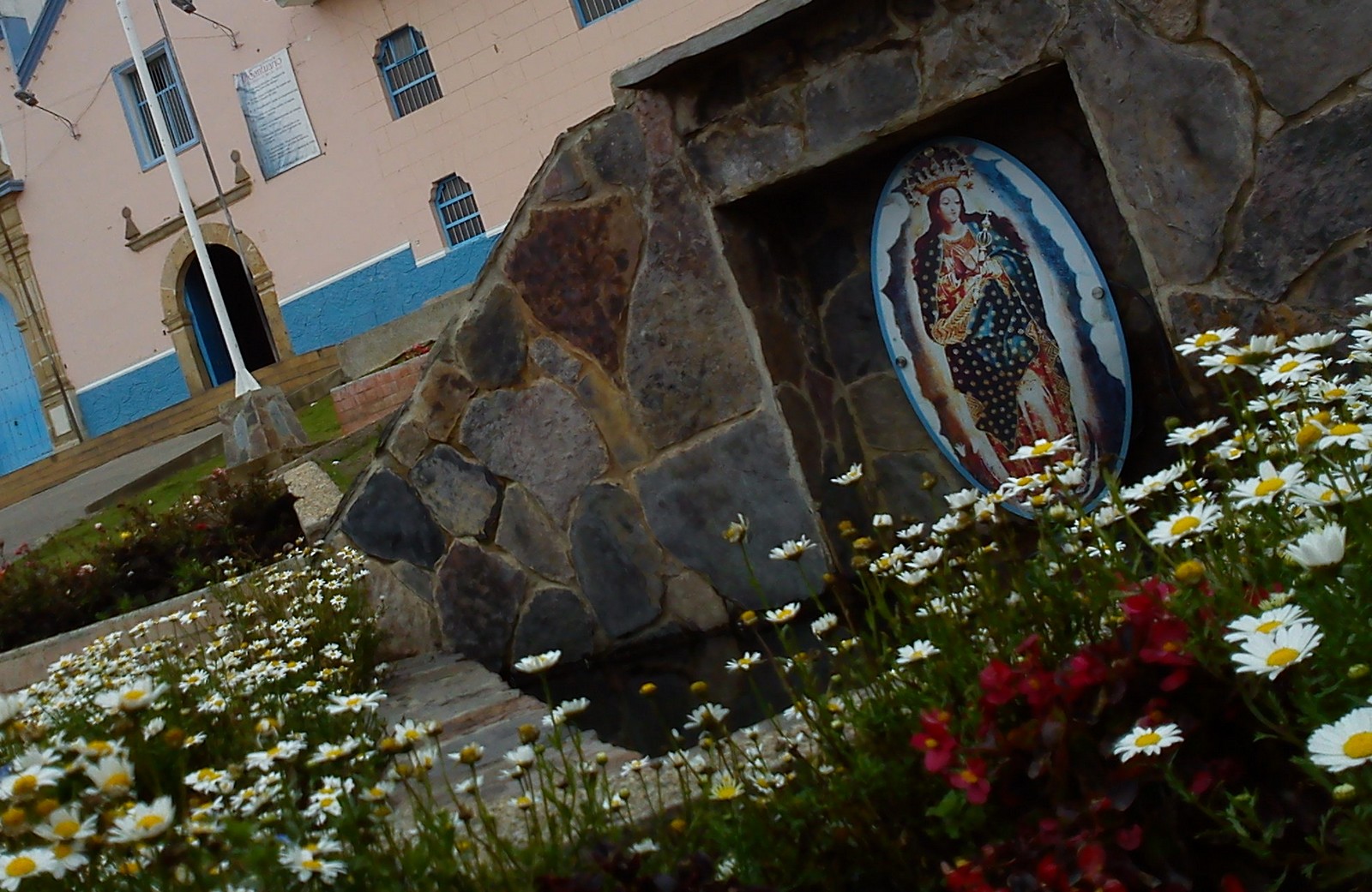 Virgen del Milagro de Tunja, Apareció con Destellos al Obispo, Colombia (7 jun, 24 ago)