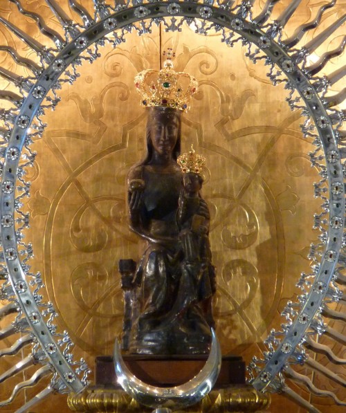 Virgen-de-atocha madrid fondo