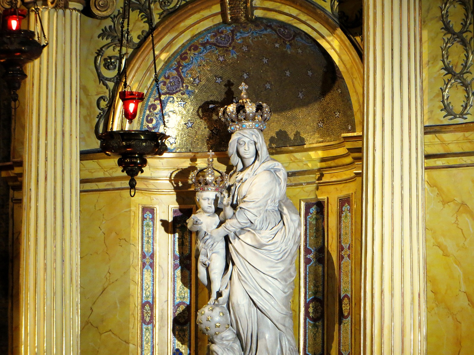 Santa María de las Victorias, allí inició la Consagración al Inmaculado Corazón, Francia (25 oct)