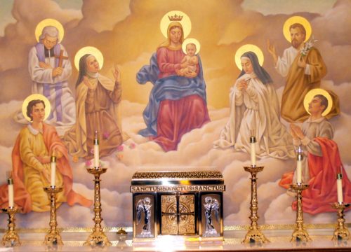 Maria rodeada de santo y con el tabernaculo abajo