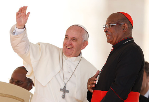 papa francisco y cardenal napier