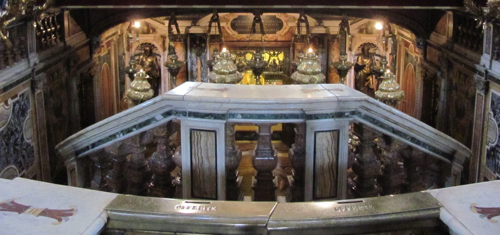 Visita a la Tumba de San Pedro en Roma