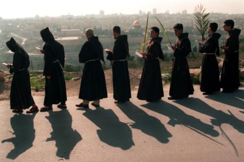 franciscanos en procesion