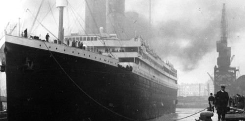 foto original del titanic en el muelle