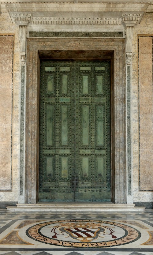 puerta santa de san juan de letran