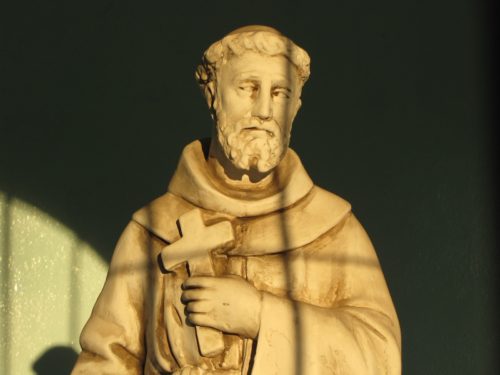 Estatua de san Francisco de Asís
