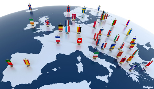 mapa de europa y banderas fondo