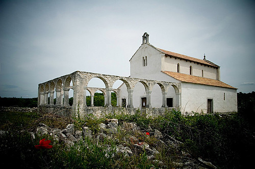 imagen de la iglesia de santa fosca en istria