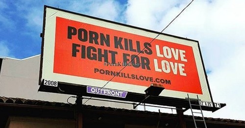 cartel de campaña pron kills love