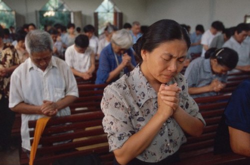 cristianos en iglesia de china
