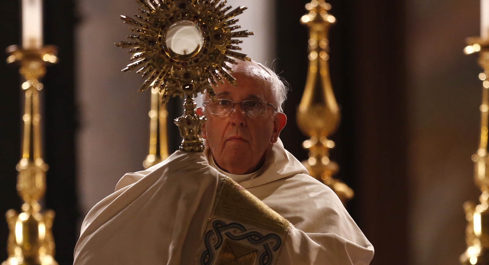 El Papa Francisco fue Protagonista de uno de los Mayores Milagros Eucarísticos de la Historia