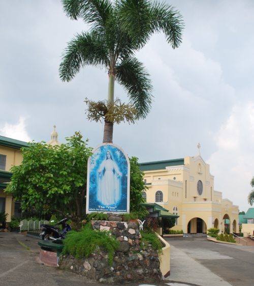  Convento Carmelita de las apariciones en Lipa