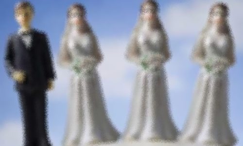 poligamia 1 hombre tres mujeres