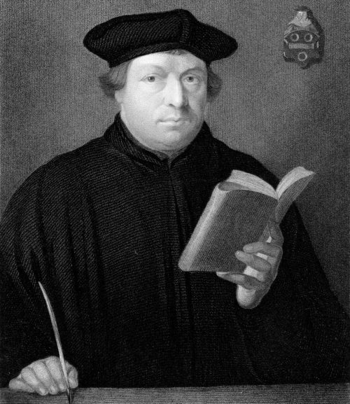 Lutero leyendo en blanco y negro