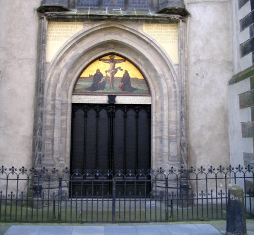 Puerta de la iglesia de Wittenberg donde Lutero clavó las 95 tesis