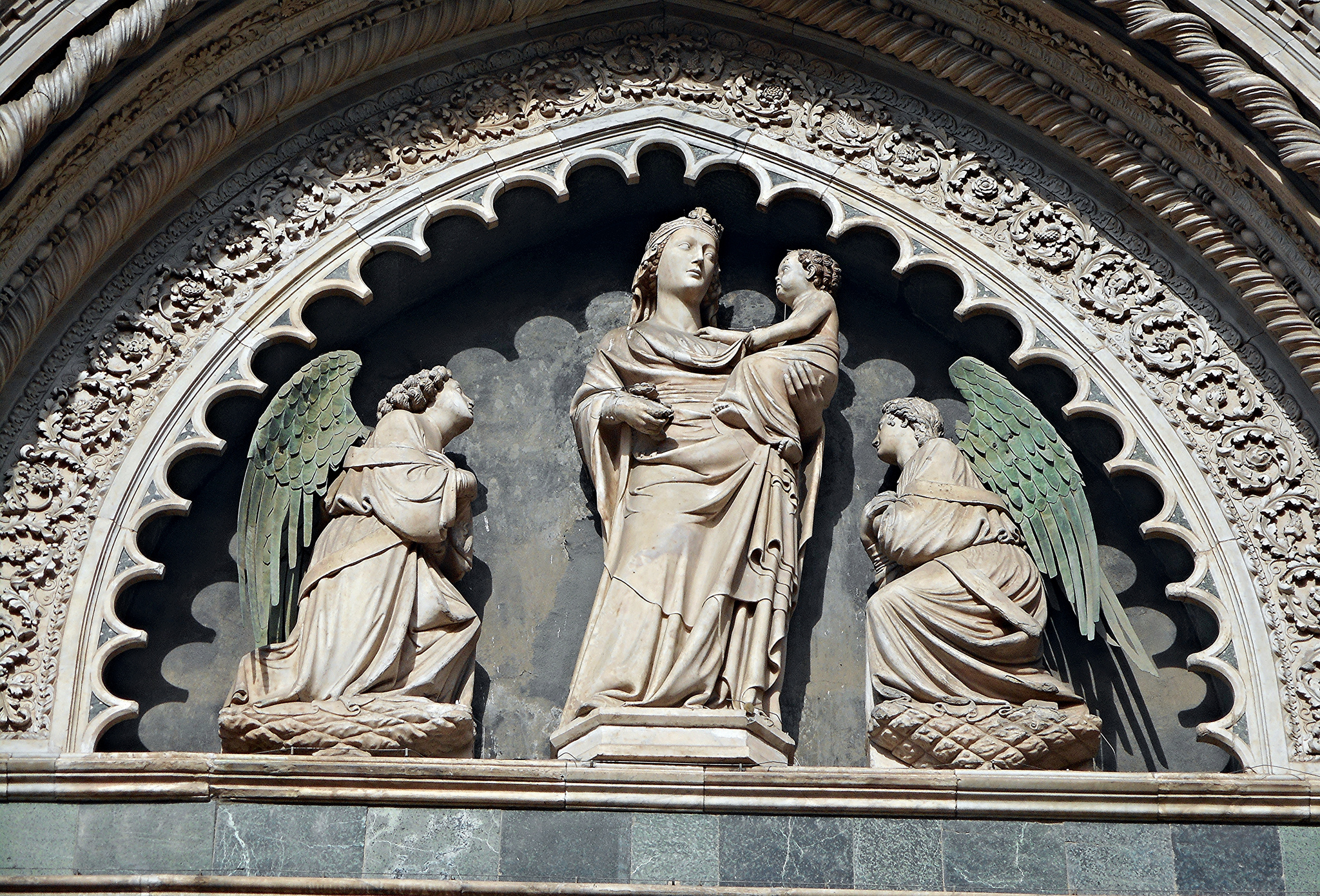 Lo que Contó la Virgen María a los Videntes sobre Su Vida