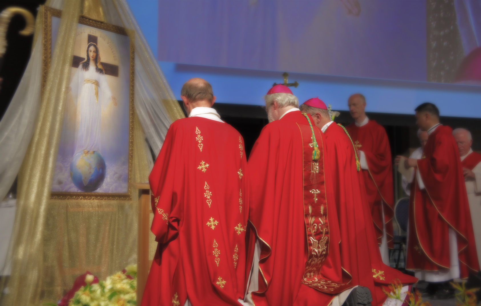 Aparición Auténtica de la Virgen María Anunció Próximas Amenazas Mundiales [y dijo como prevenirlas]