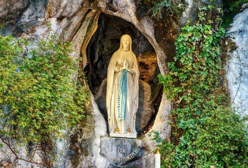 ¡El Mayor Milagro de Lourdes! Un lugar que Desafía las Leyes de la Naturaleza